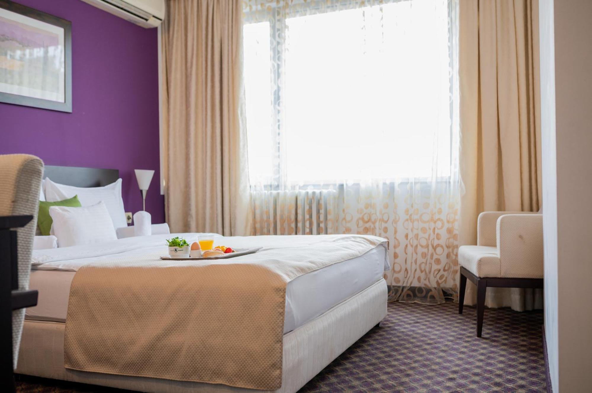 Hotel Sumadija Belgrad Zimmer foto