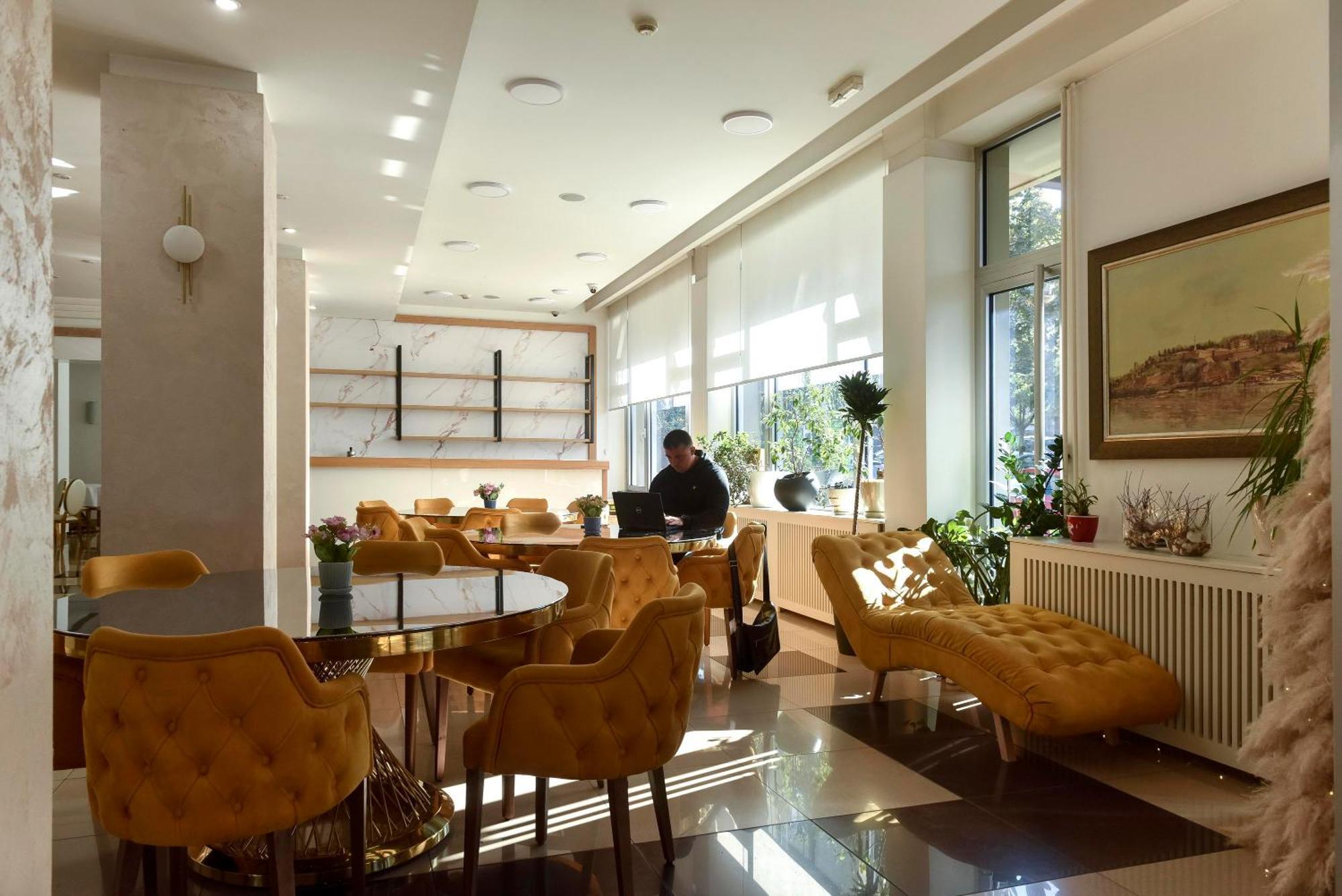 Hotel Sumadija Belgrad Exterior foto